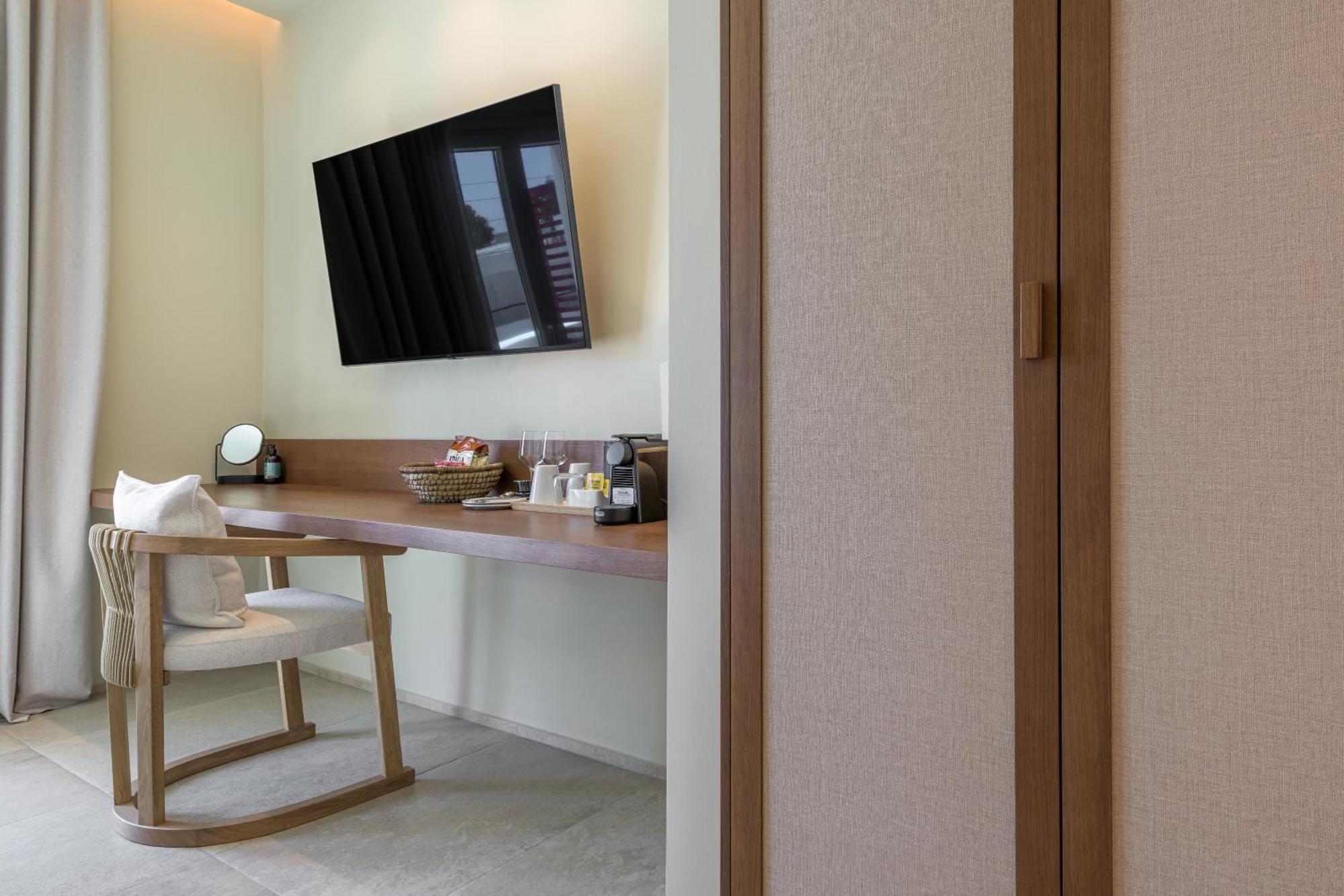 Hotel Eleni Adamantas  ภายนอก รูปภาพ